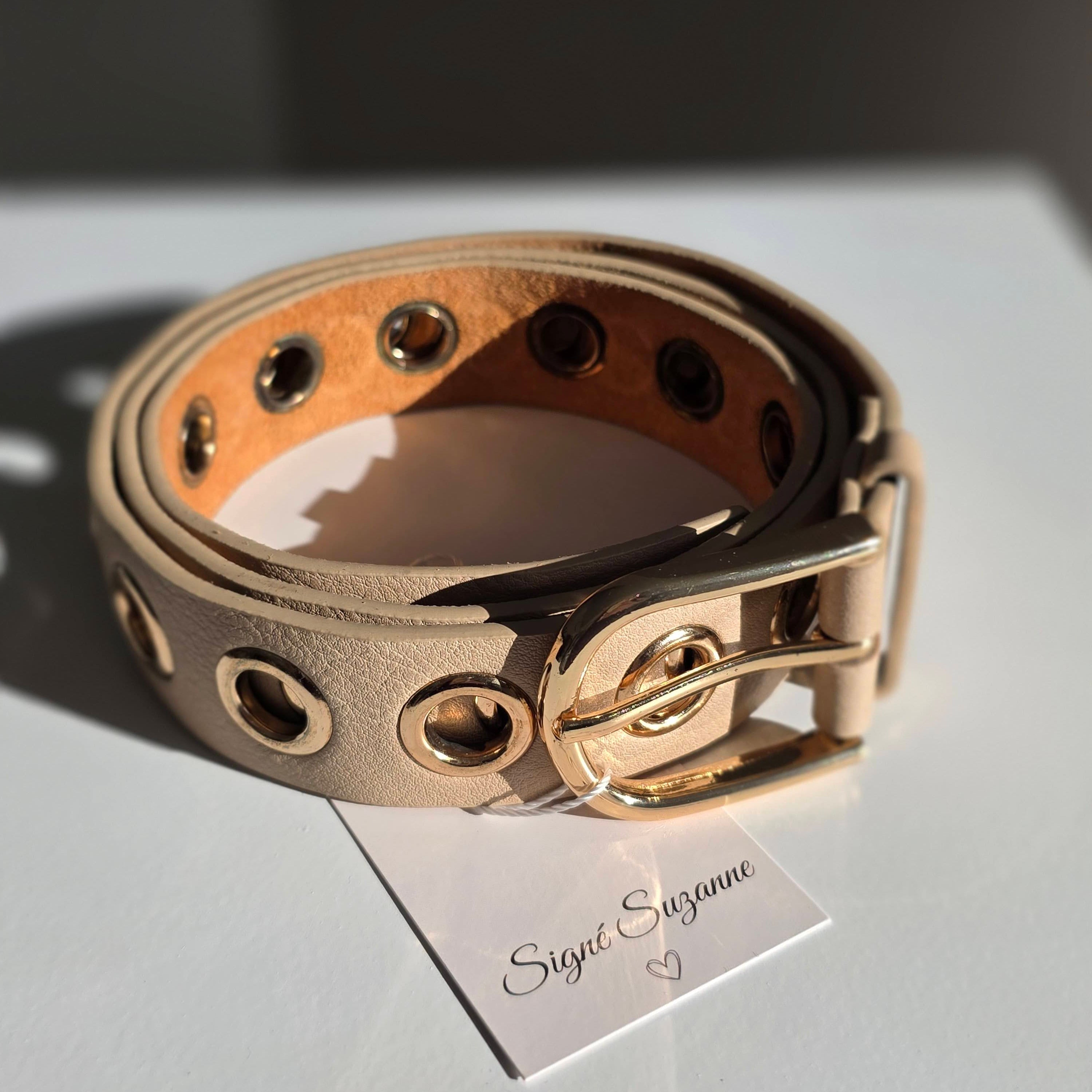 Ceinture à oeillets